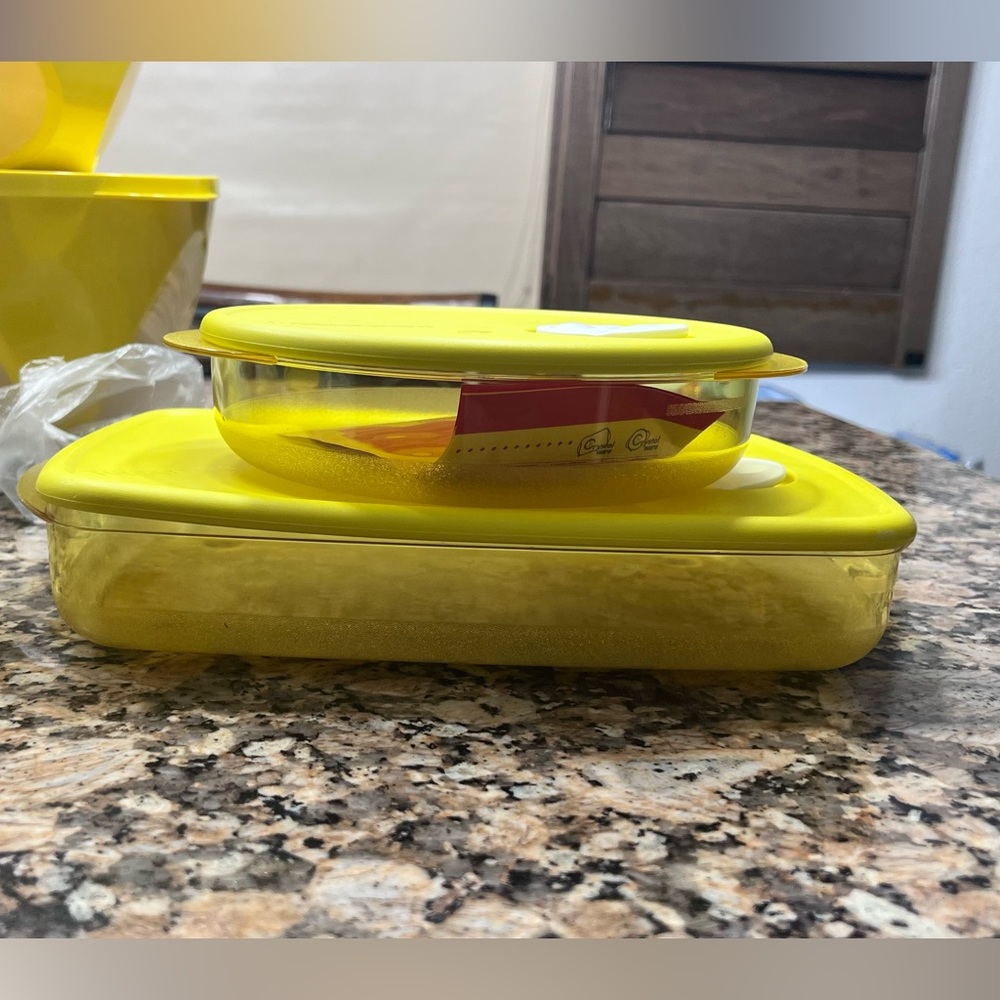 Tupperware Set Yellow Crystal Luxe with Vented Lids NEW